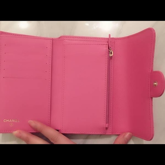 Brand new- Authentic Chanel calfskin pink wallet - Picture 2 of 10